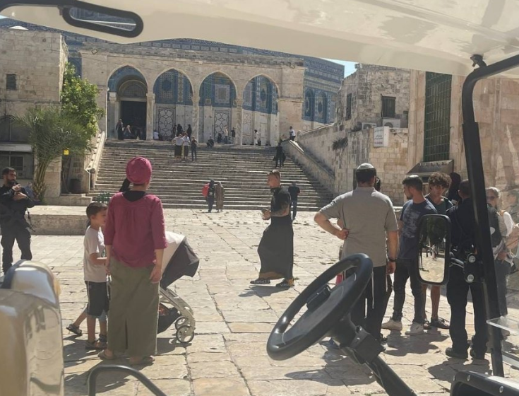 اقتحامات كبيرة للأقصى.. والاحتلال يمنع دخول المصلين